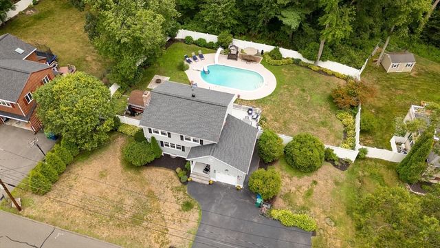 18 Hart St, Burlington, MA 01803