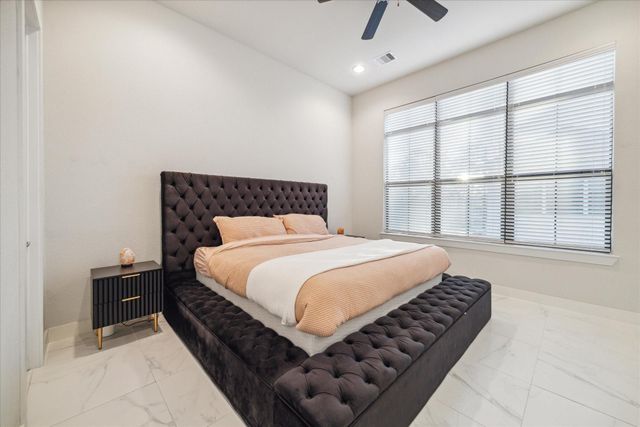3902 Tulane Oak Drive, Houston, TX 77018