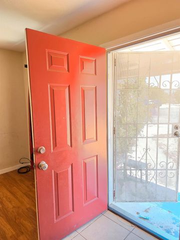 6404 Romack Cir, Sacramento, CA 95822