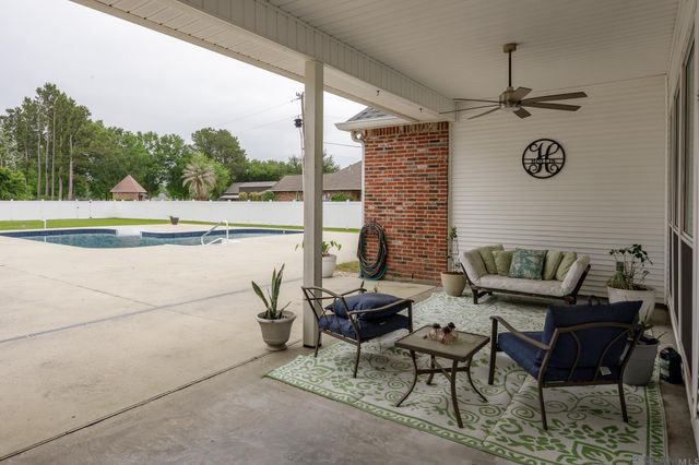 44334 Taylor Sheets Rd, St Amant, LA 70774
