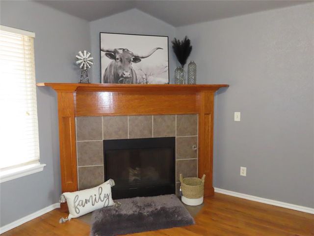 304 SW 44th Street, Moore, OK 73160