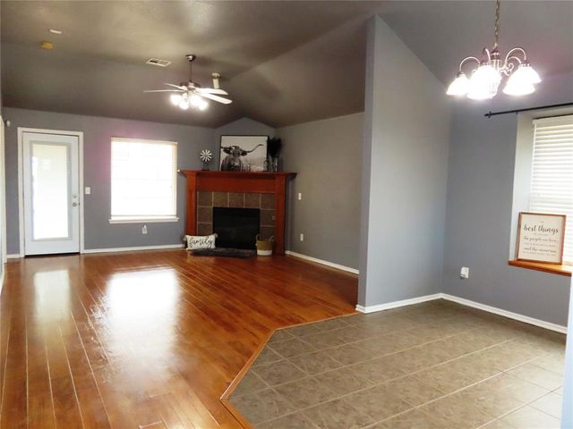 304 SW 44th Street, Moore, OK 73160