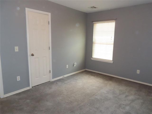 304 SW 44th Street, Moore, OK 73160