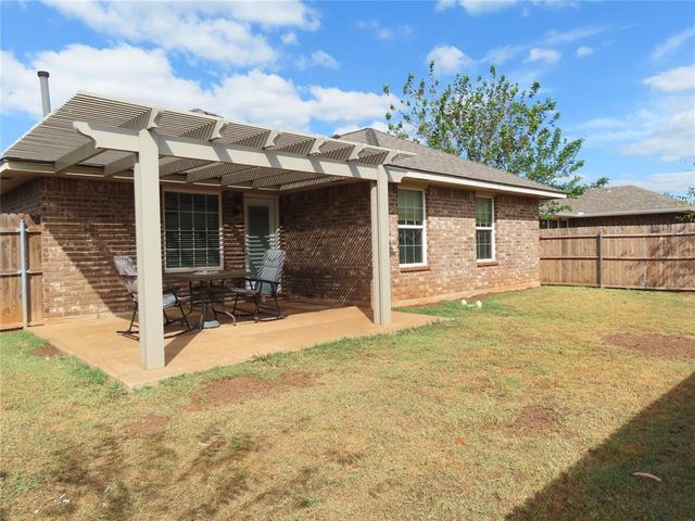 304 SW 44th Street, Moore, OK 73160