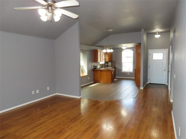 304 SW 44th Street, Moore, OK 73160
