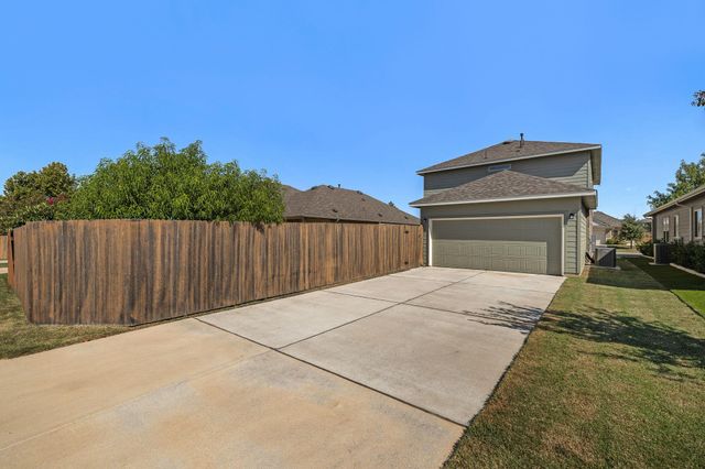 321 Arabian Colt DR, Georgetown, TX 78626