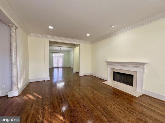 8003 COBBLE CREEK CIR, Potomac, MD 20854