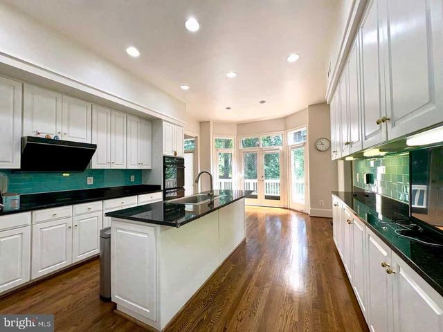 8003 COBBLE CREEK CIR, Potomac, MD 20854