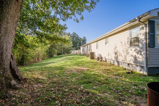 2354 Lake Francis Road NE, Dalton, GA 30721