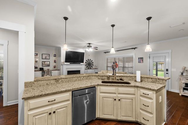 221 Prestwick, Dothan, AL 36305
