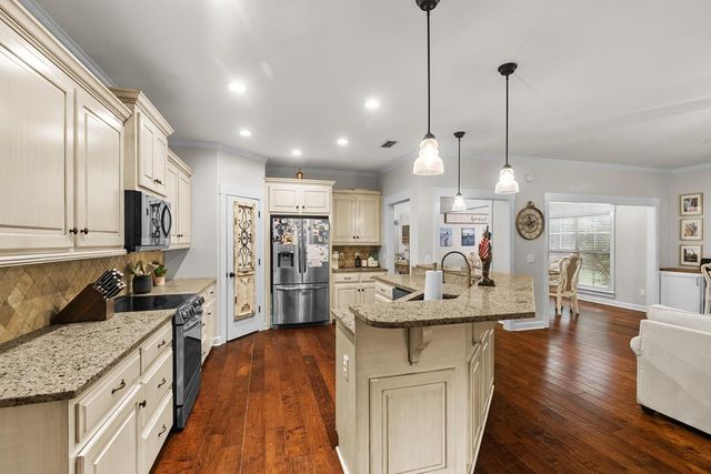 221 Prestwick, Dothan, AL 36305