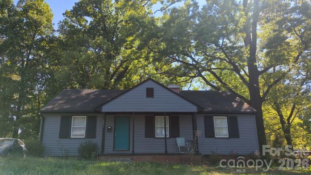 2851 Burbank Drive, Charlotte, NC 28216