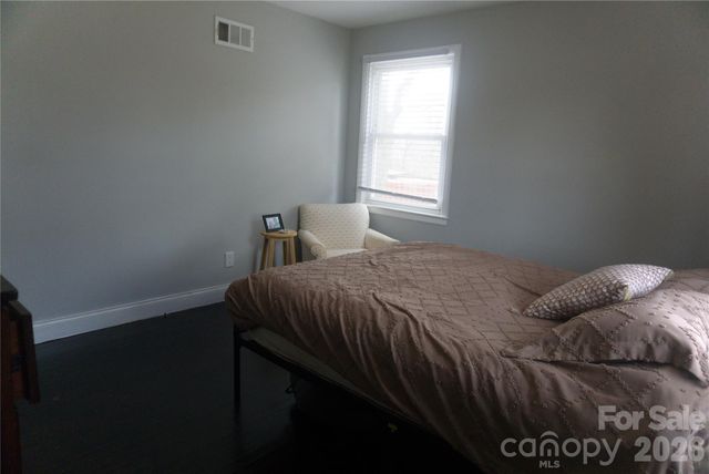 2851 Burbank Drive, Charlotte, NC 28216