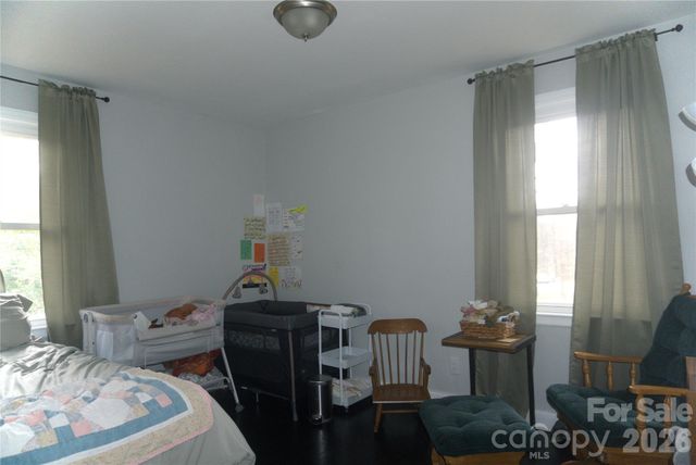 2851 Burbank Drive, Charlotte, NC 28216