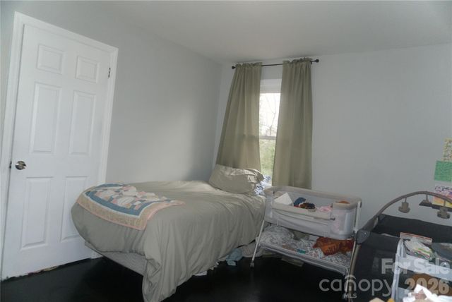 2851 Burbank Drive, Charlotte, NC 28216