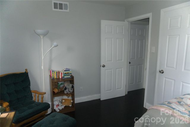 2851 Burbank Drive, Charlotte, NC 28216
