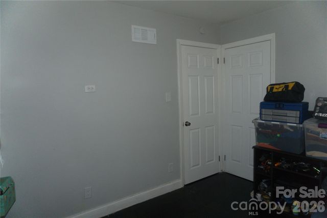 2851 Burbank Drive, Charlotte, NC 28216