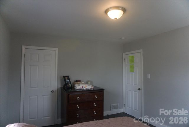 2851 Burbank Drive, Charlotte, NC 28216
