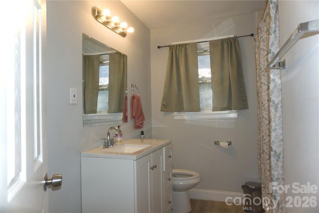 2851 Burbank Drive, Charlotte, NC 28216