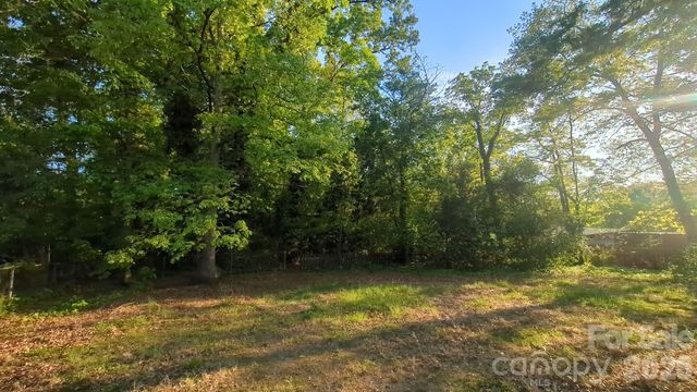 2851 Burbank Drive, Charlotte, NC 28216