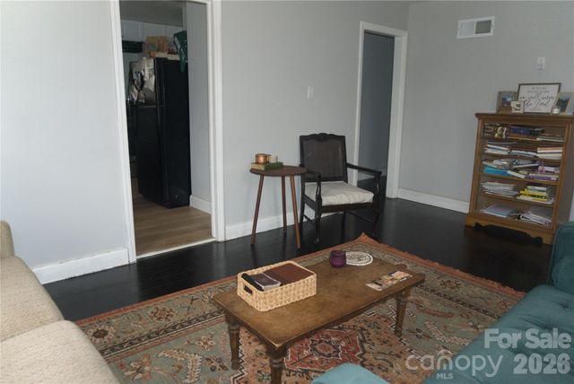 2851 Burbank Drive, Charlotte, NC 28216