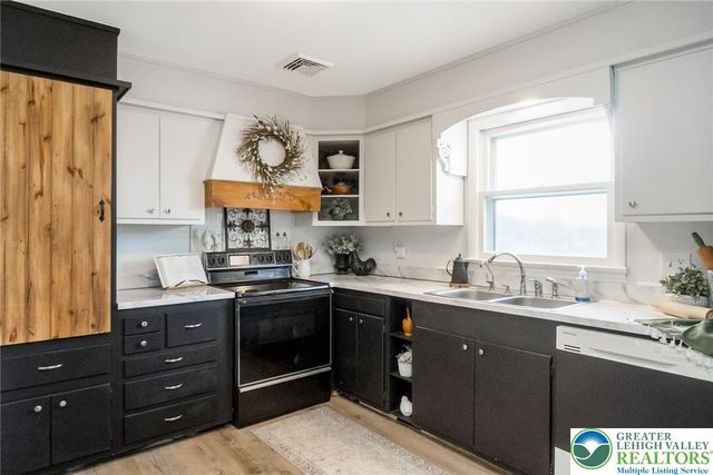 3218 Highland Road, Lowhill Twp, PA 18069