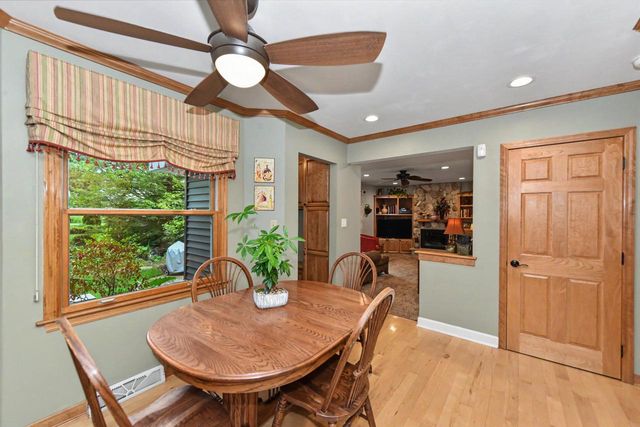 3250 W Rochelle AVENUE, Glendale, WI 53209