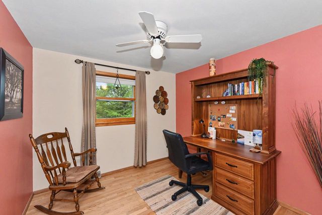 3250 W Rochelle AVENUE, Glendale, WI 53209