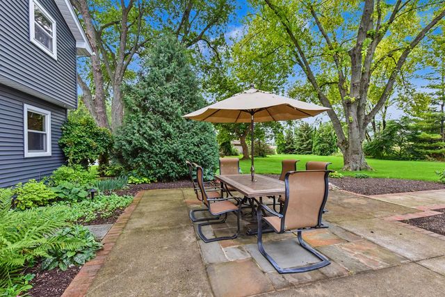 3250 W Rochelle AVENUE, Glendale, WI 53209