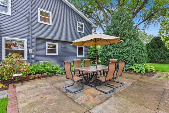 3250 W Rochelle AVENUE, Glendale, WI 53209
