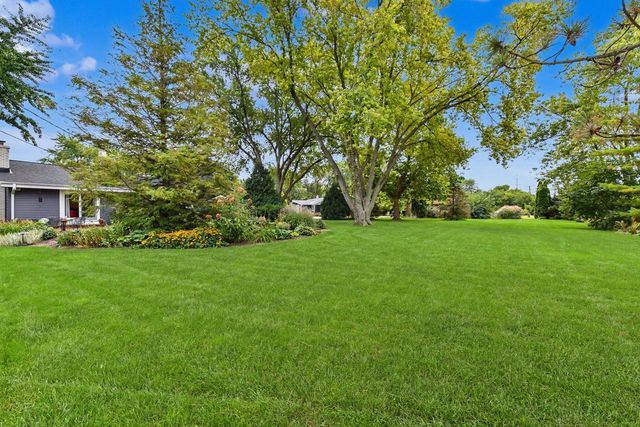 3250 W Rochelle AVENUE, Glendale, WI 53209
