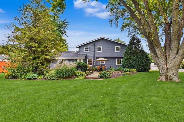 3250 W Rochelle AVENUE, Glendale, WI 53209