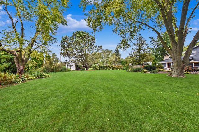 3250 W Rochelle AVENUE, Glendale, WI 53209