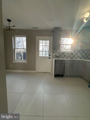 14 BUTTONWOOD RD, Voorhees, NJ 08043