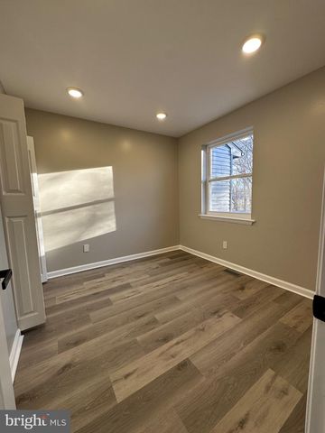 14 BUTTONWOOD RD, Voorhees, NJ 08043