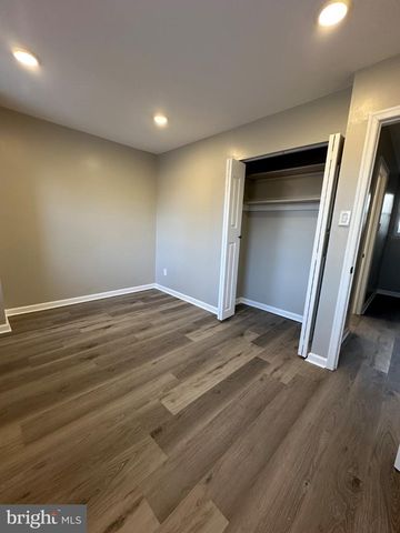 14 BUTTONWOOD RD, Voorhees, NJ 08043