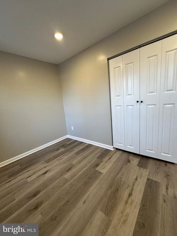 14 BUTTONWOOD RD, Voorhees, NJ 08043