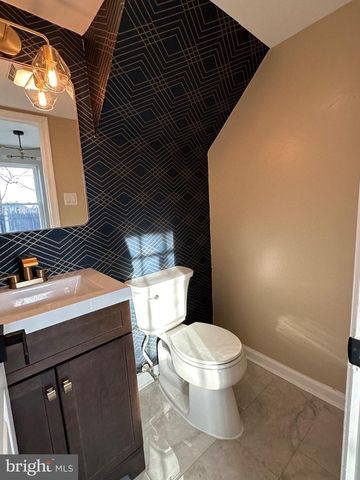 14 BUTTONWOOD RD, Voorhees, NJ 08043