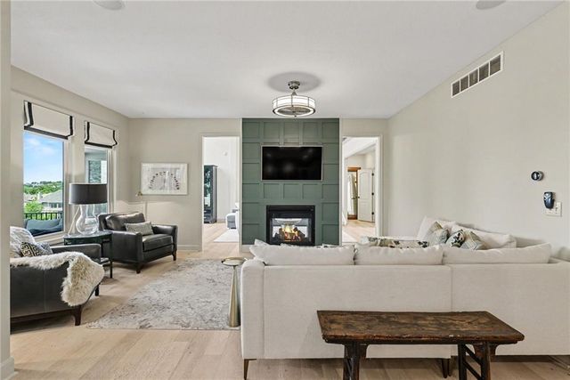 14536 Grant Street, Overland Park, KS 66221