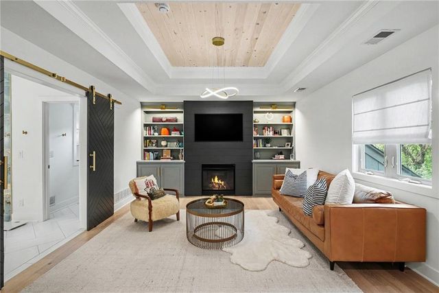 14536 Grant Street, Overland Park, KS 66221