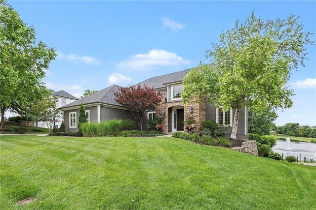 14536 Grant Street, Overland Park, KS 66221