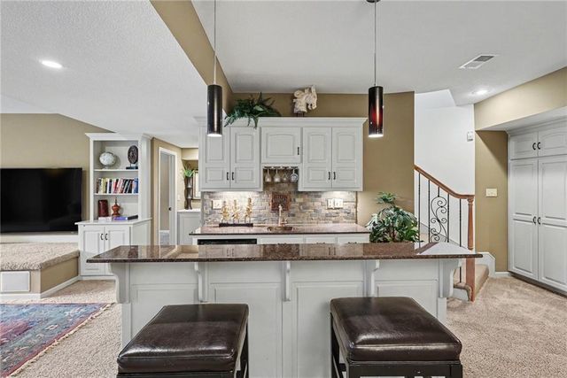 14536 Grant Street, Overland Park, KS 66221