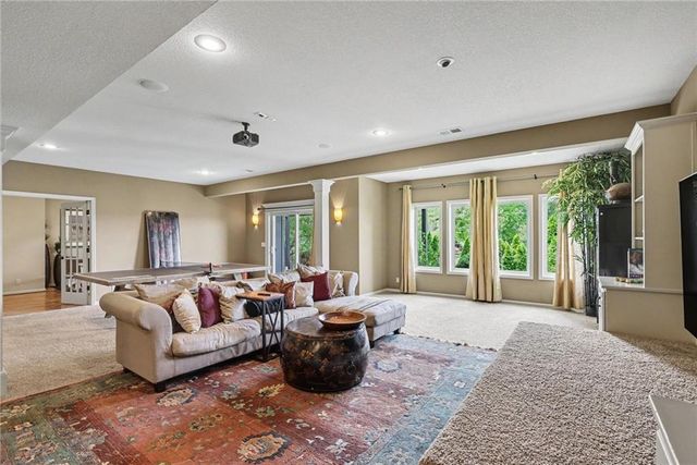 14536 Grant Street, Overland Park, KS 66221