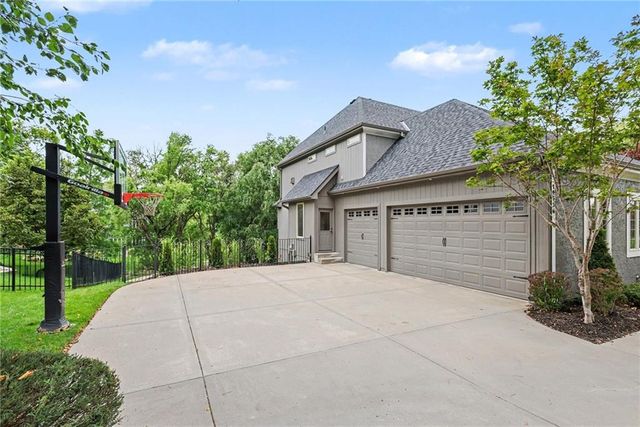 14536 Grant Street, Overland Park, KS 66221