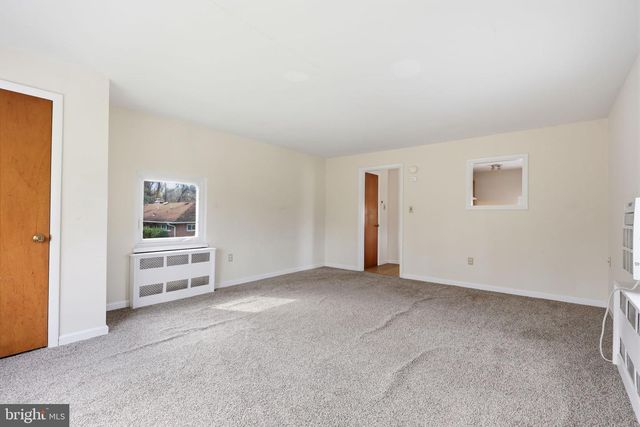 25 DIVERTY RD, Pennington, NJ 08534