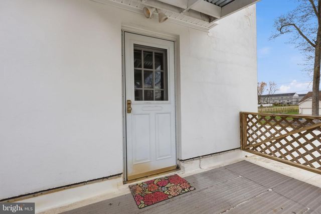 25 DIVERTY RD, Pennington, NJ 08534