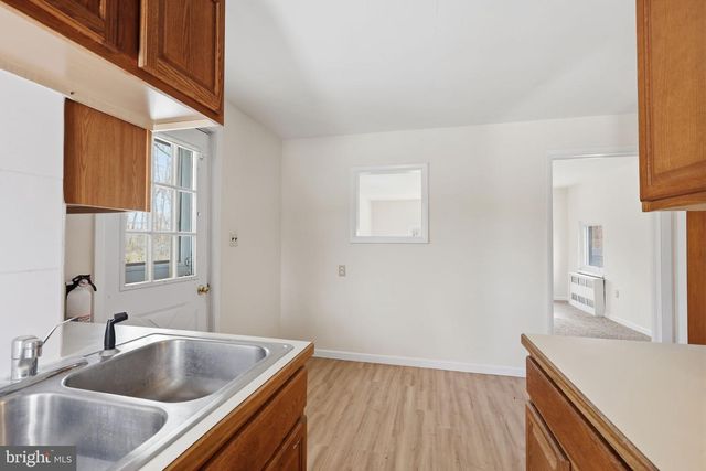 25 DIVERTY RD, Pennington, NJ 08534