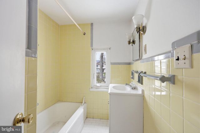 25 DIVERTY RD, Pennington, NJ 08534