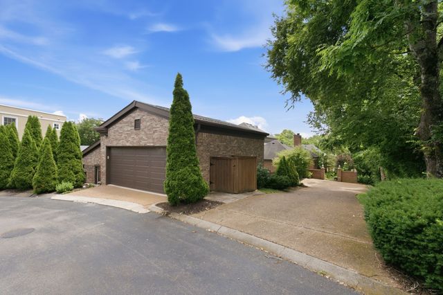 165 Charleston Park, Nashville, TN 37205