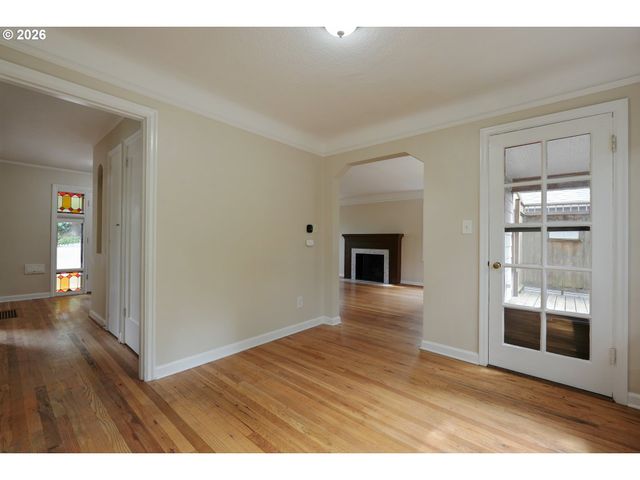 7925 Sw 11TH Ave, Portland, OR 97219
